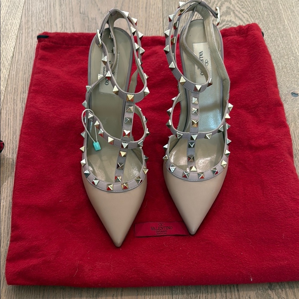 Valentino Rockstud Beige Heels